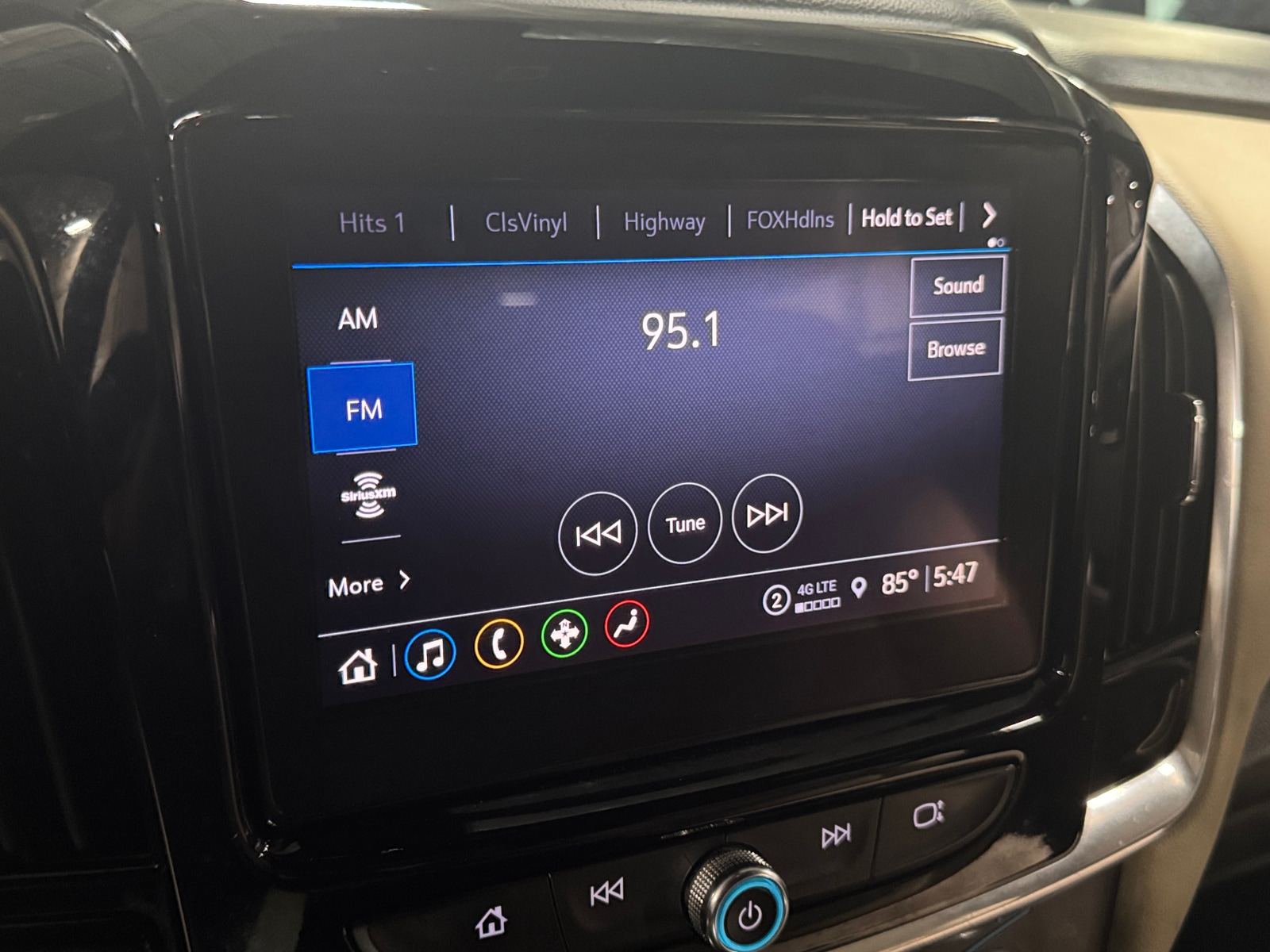 Thumbnail: 2022 Chevrolet Traverse - 4