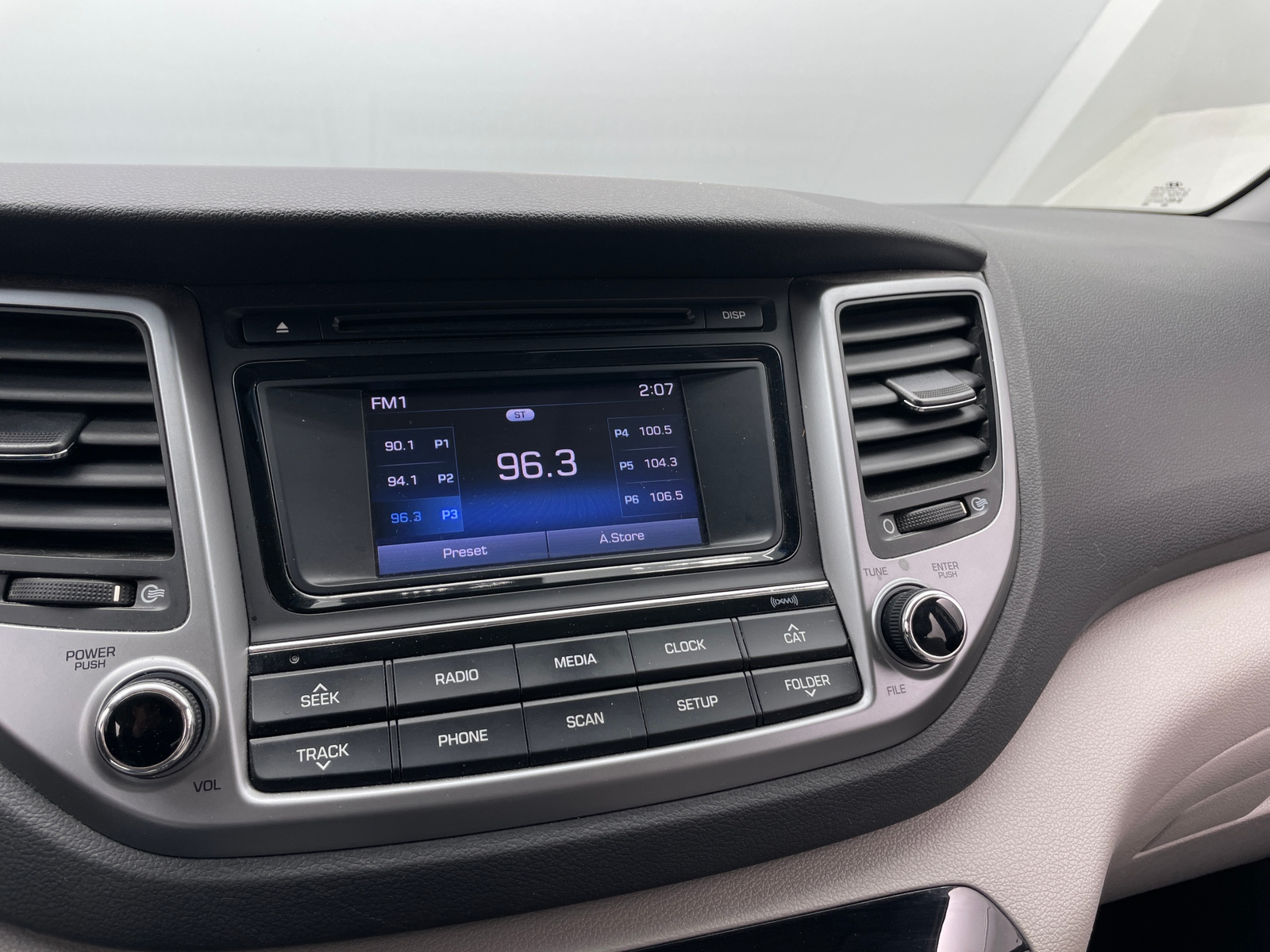 Thumbnail: 2017 Hyundai Tucson - 4