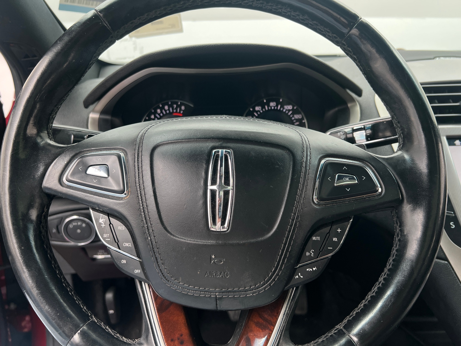 Thumbnail: 2017 Lincoln MKZ - 4