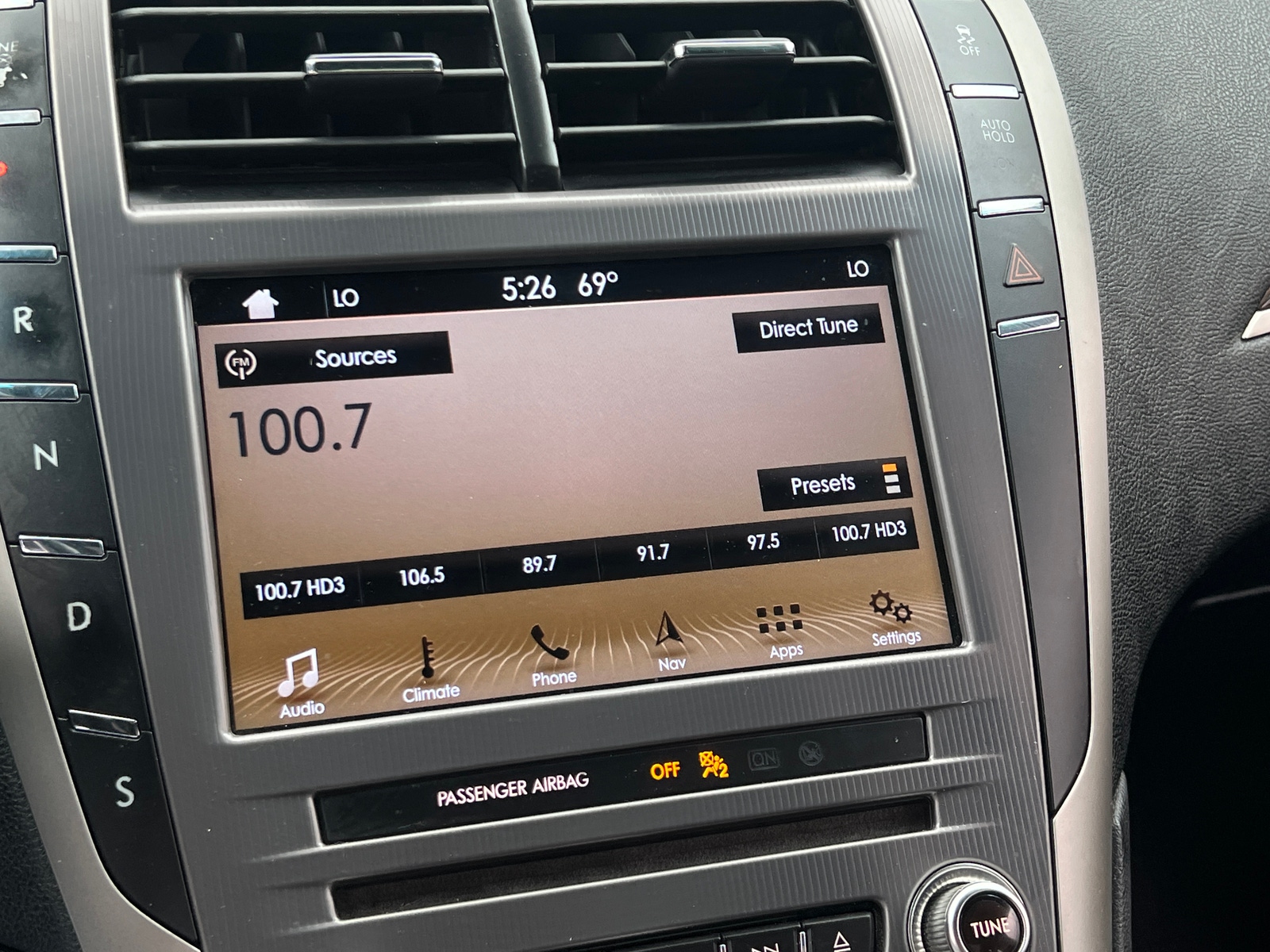 Thumbnail: 2017 Lincoln MKZ - 3