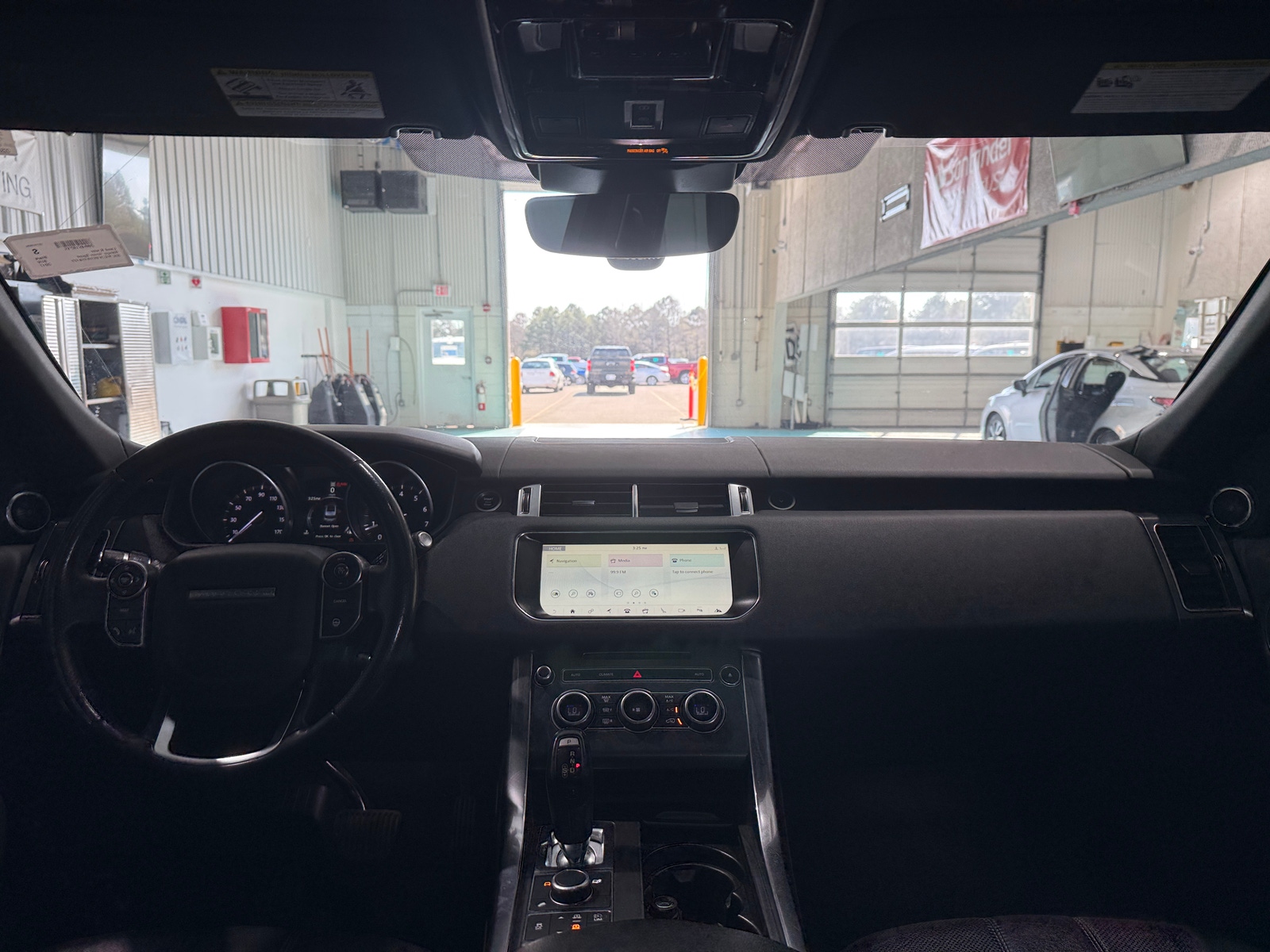 Thumbnail: 2017 Land Rover Range Rover Sport - 2