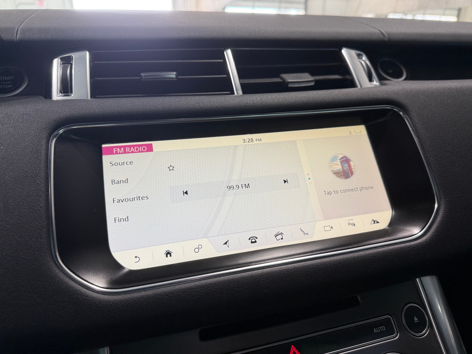 Thumbnail: 2017 Land Rover Range Rover Sport - 3