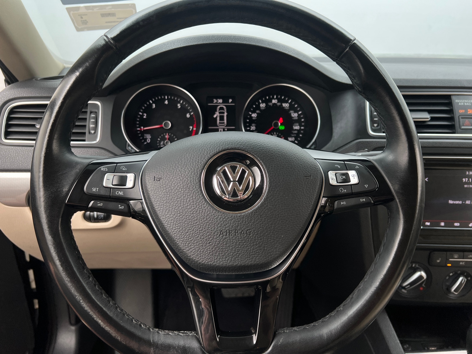 Thumbnail: 2017 Volkswagen Jetta - 4