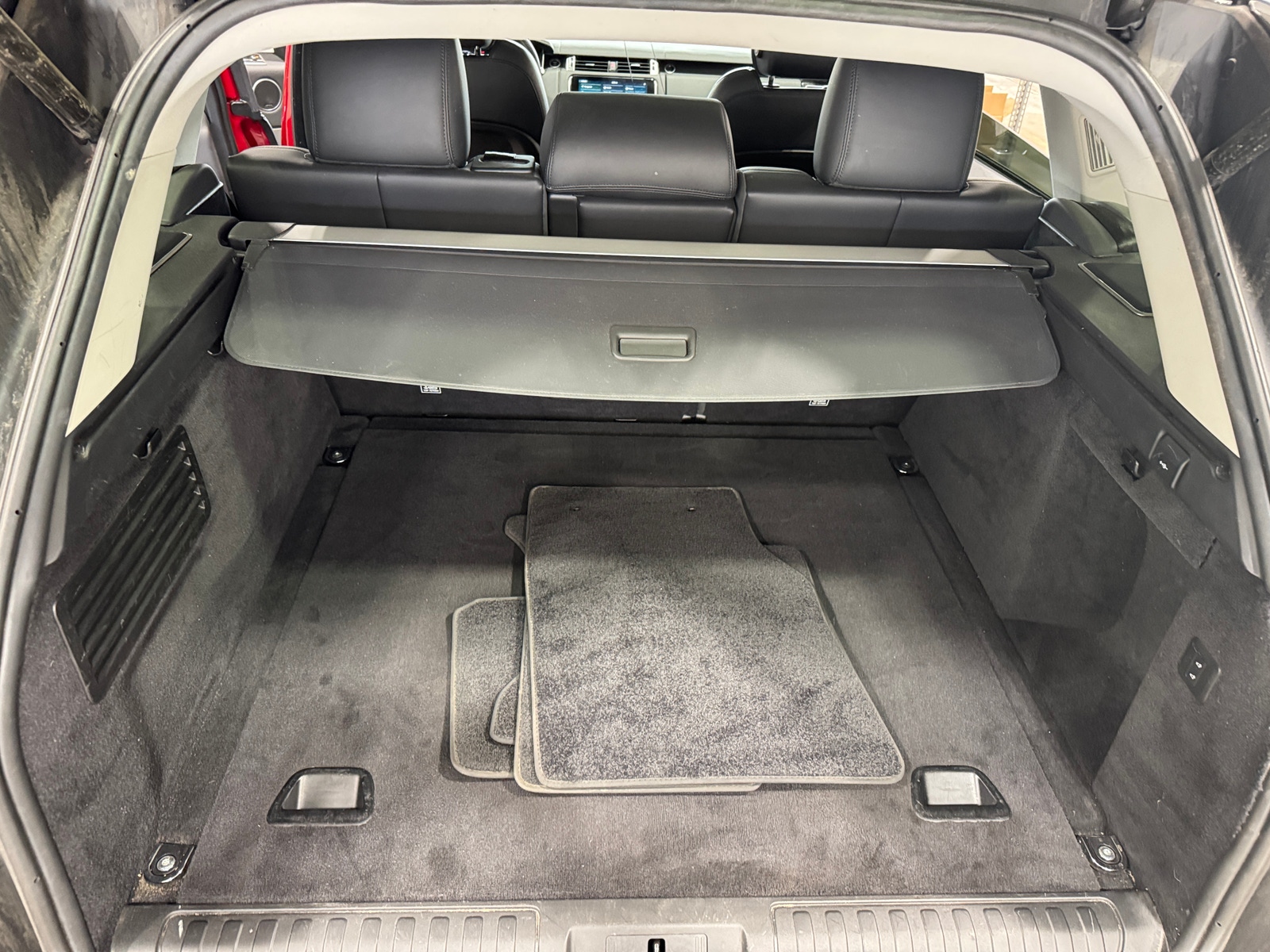 Thumbnail: 2020 Land Rover Range Rover Sport - 6