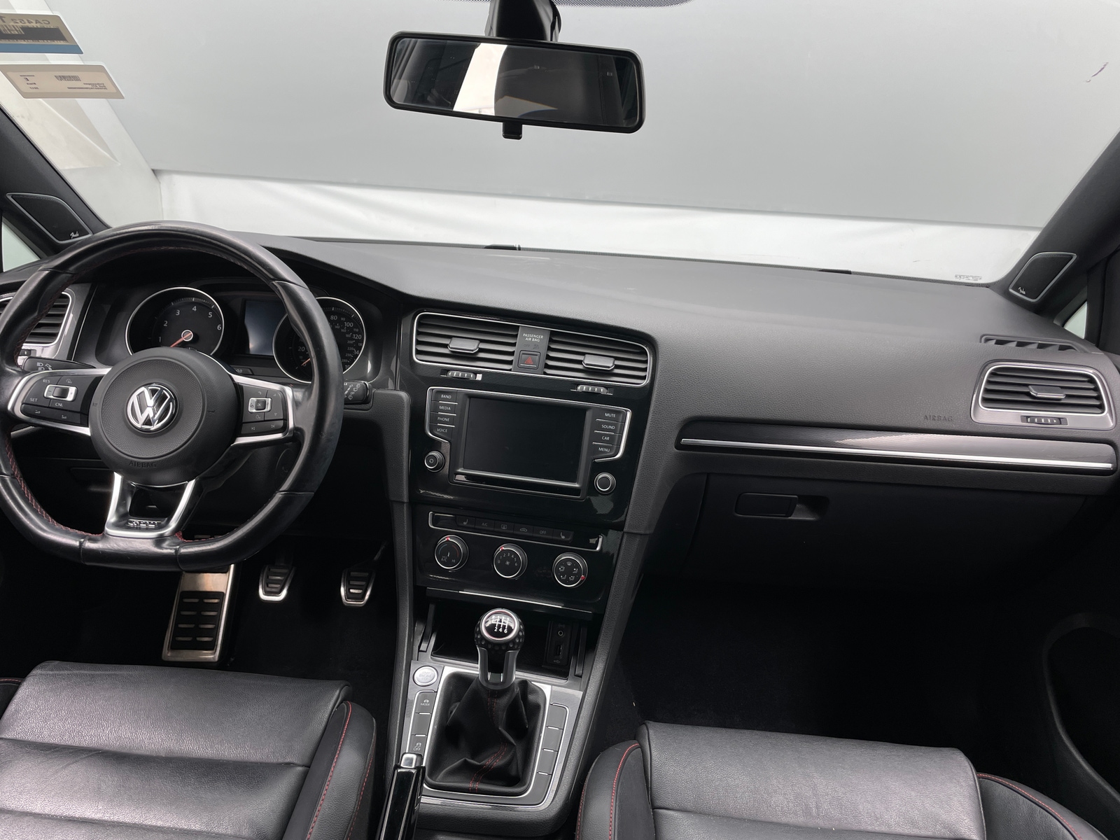 Thumbnail: 2017 Volkswagen Golf - 3