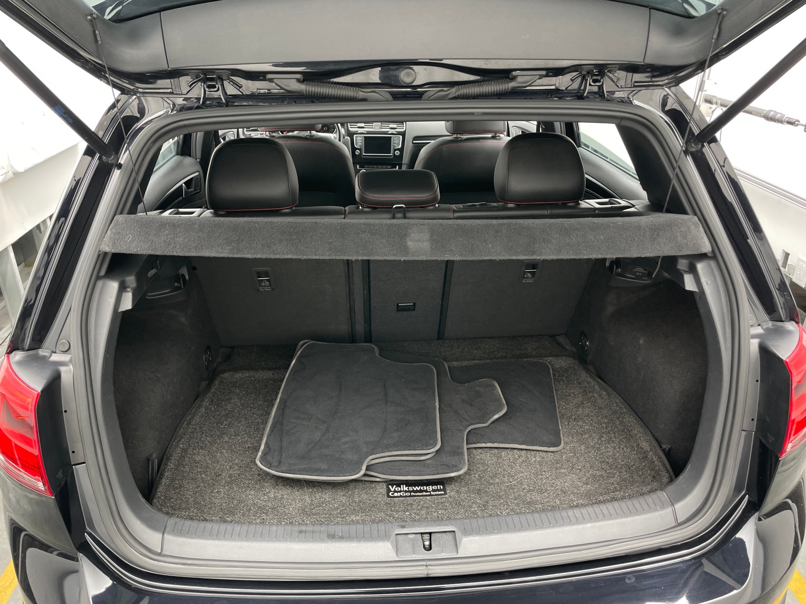 Thumbnail: 2017 Volkswagen Golf - 7