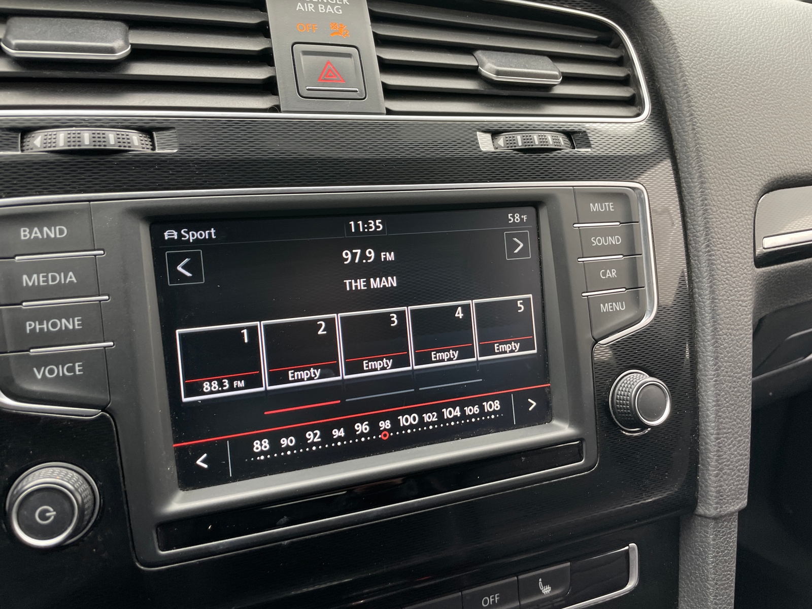 Thumbnail: 2017 Volkswagen Golf - 4