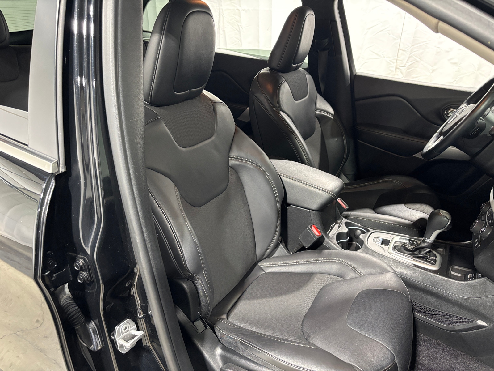 Thumbnail: 2018 Jeep Cherokee - 2