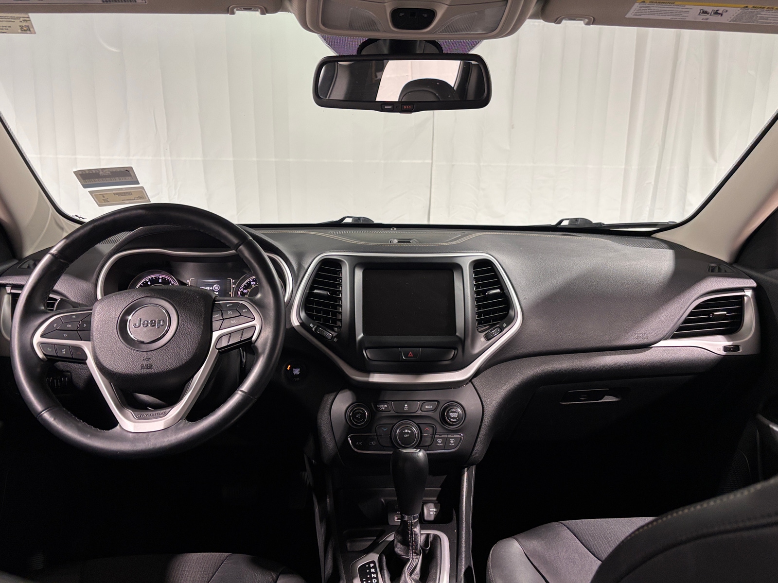 Thumbnail: 2018 Jeep Cherokee - 3