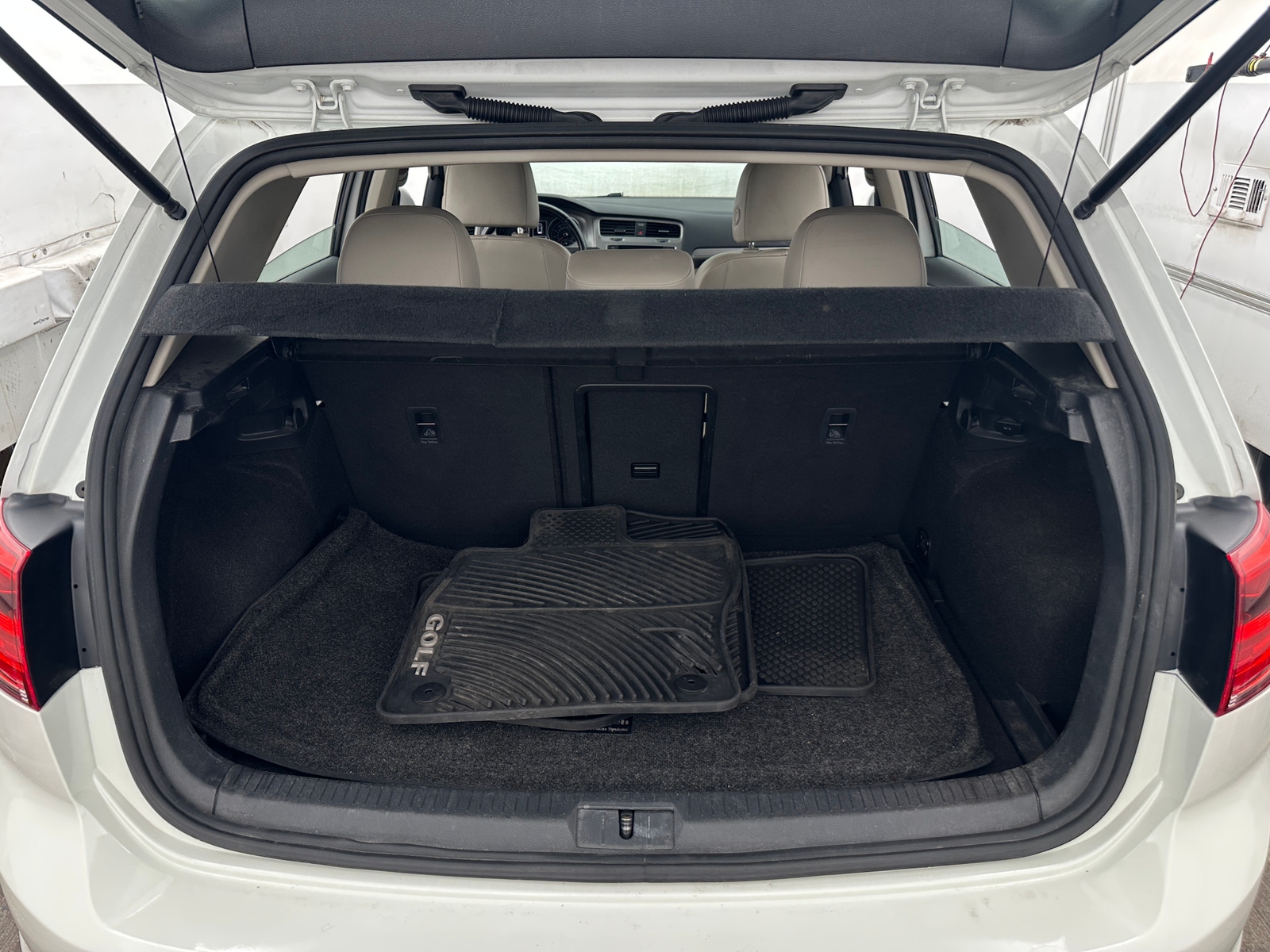 Thumbnail: 2015 Volkswagen Golf - 6