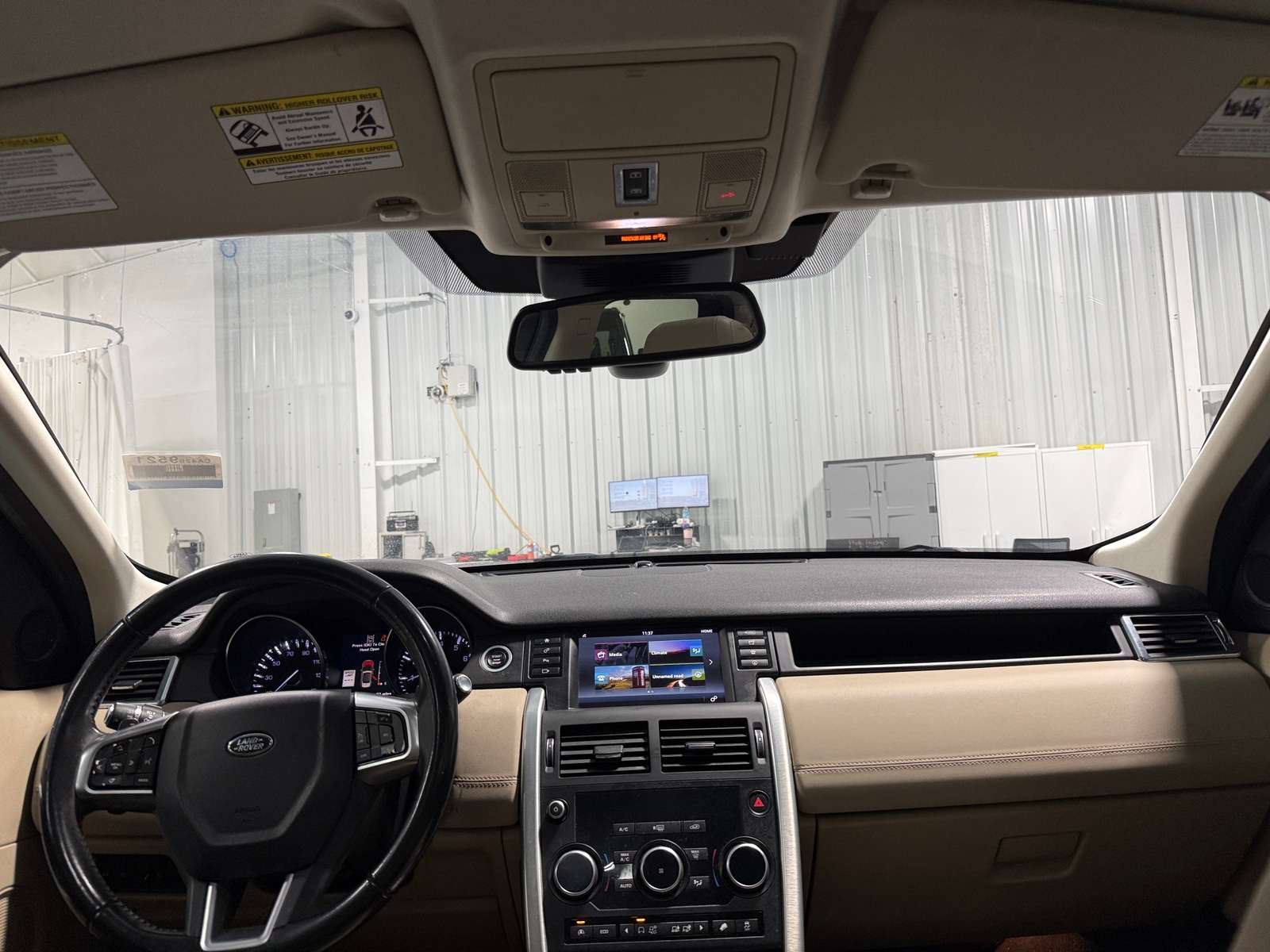 Thumbnail: 2016 Land Rover Discovery Sport - 2