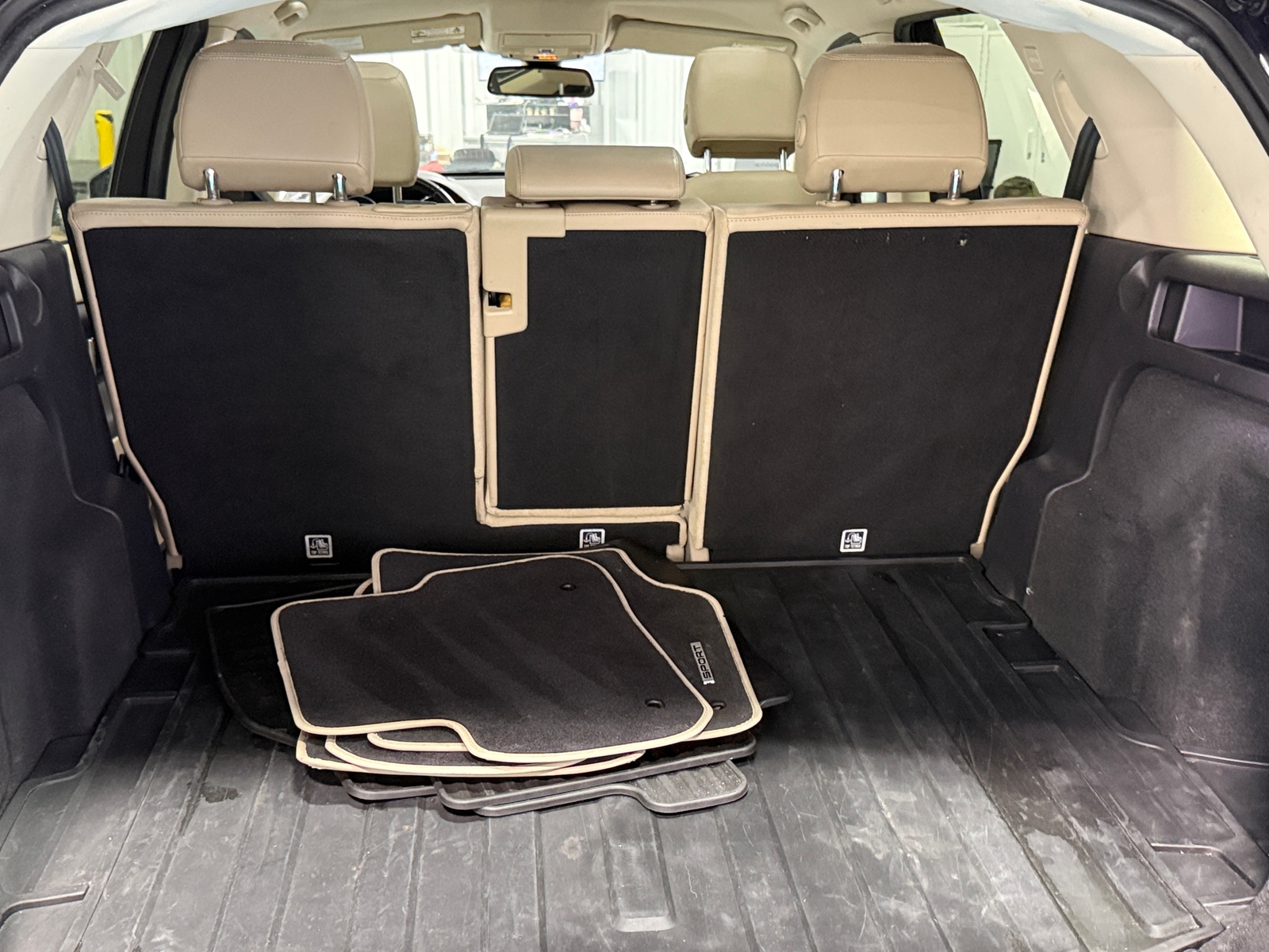 Thumbnail: 2016 Land Rover Discovery Sport - 6