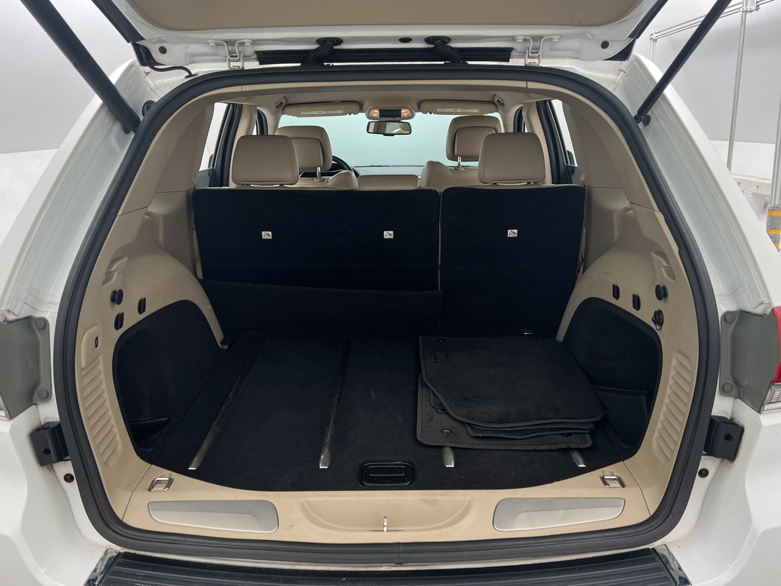 Thumbnail: 2015 Jeep Grand Cherokee - 6