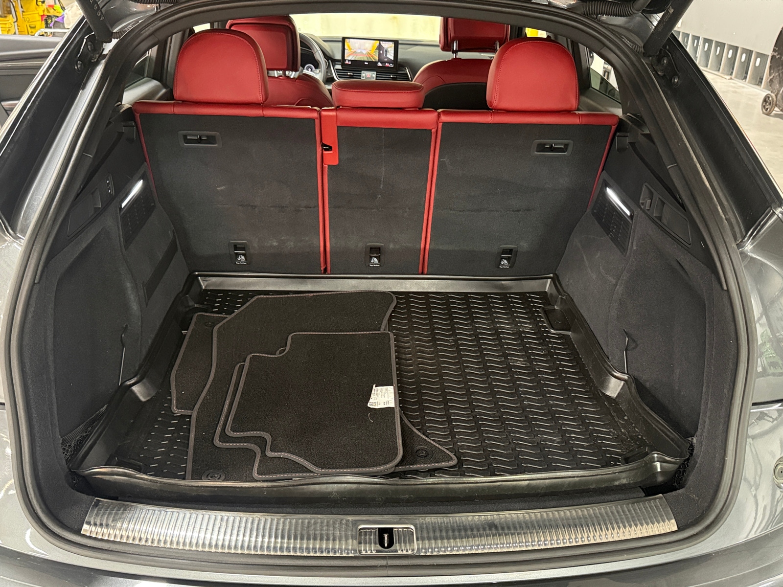 Thumbnail: 2023 Audi SQ5 - 6