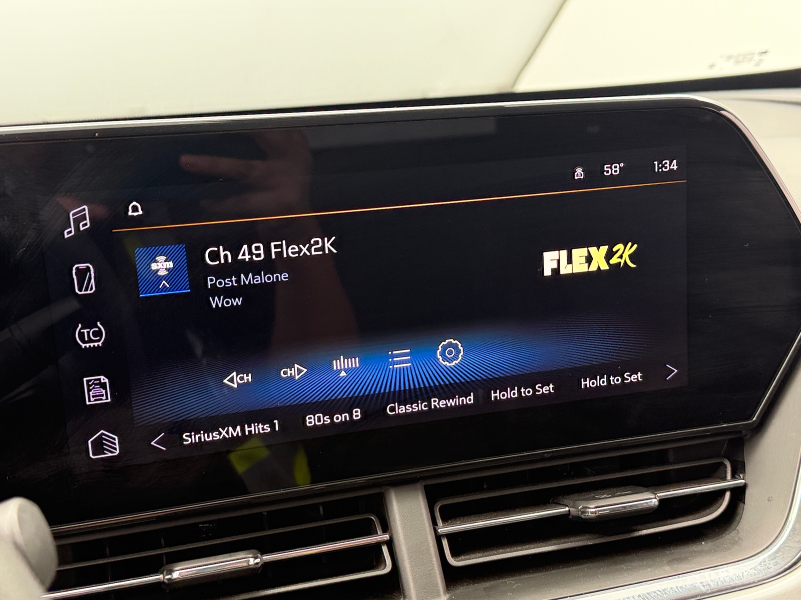 Thumbnail: 2025 Chevrolet Trax - 4