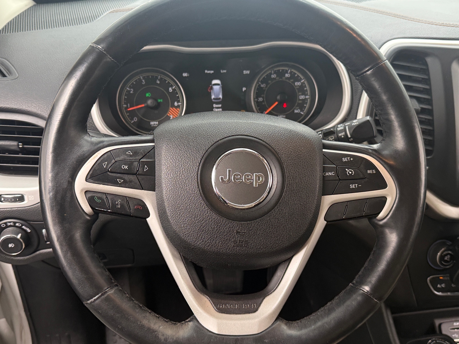 Thumbnail: 2015 Jeep Cherokee - 4