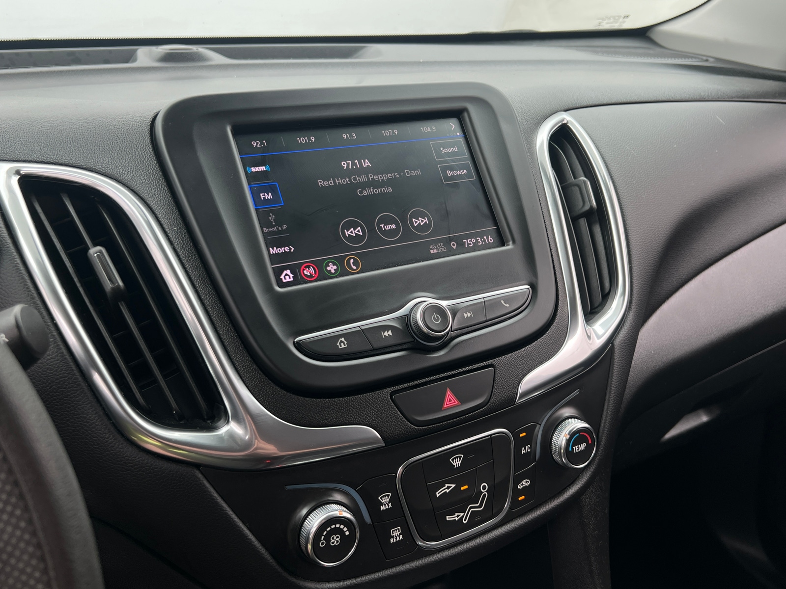 Thumbnail: 2021 Chevrolet Equinox - 4