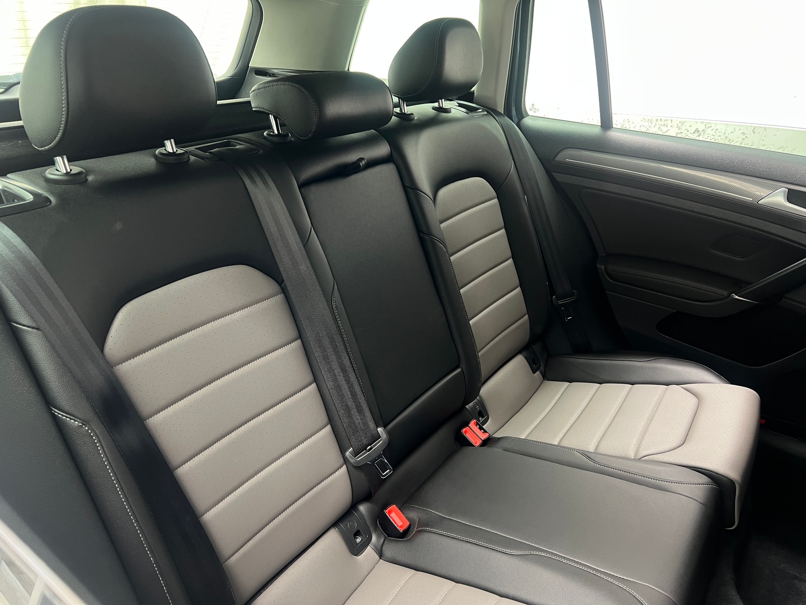 Thumbnail: 2017 Volkswagen Golf - 5