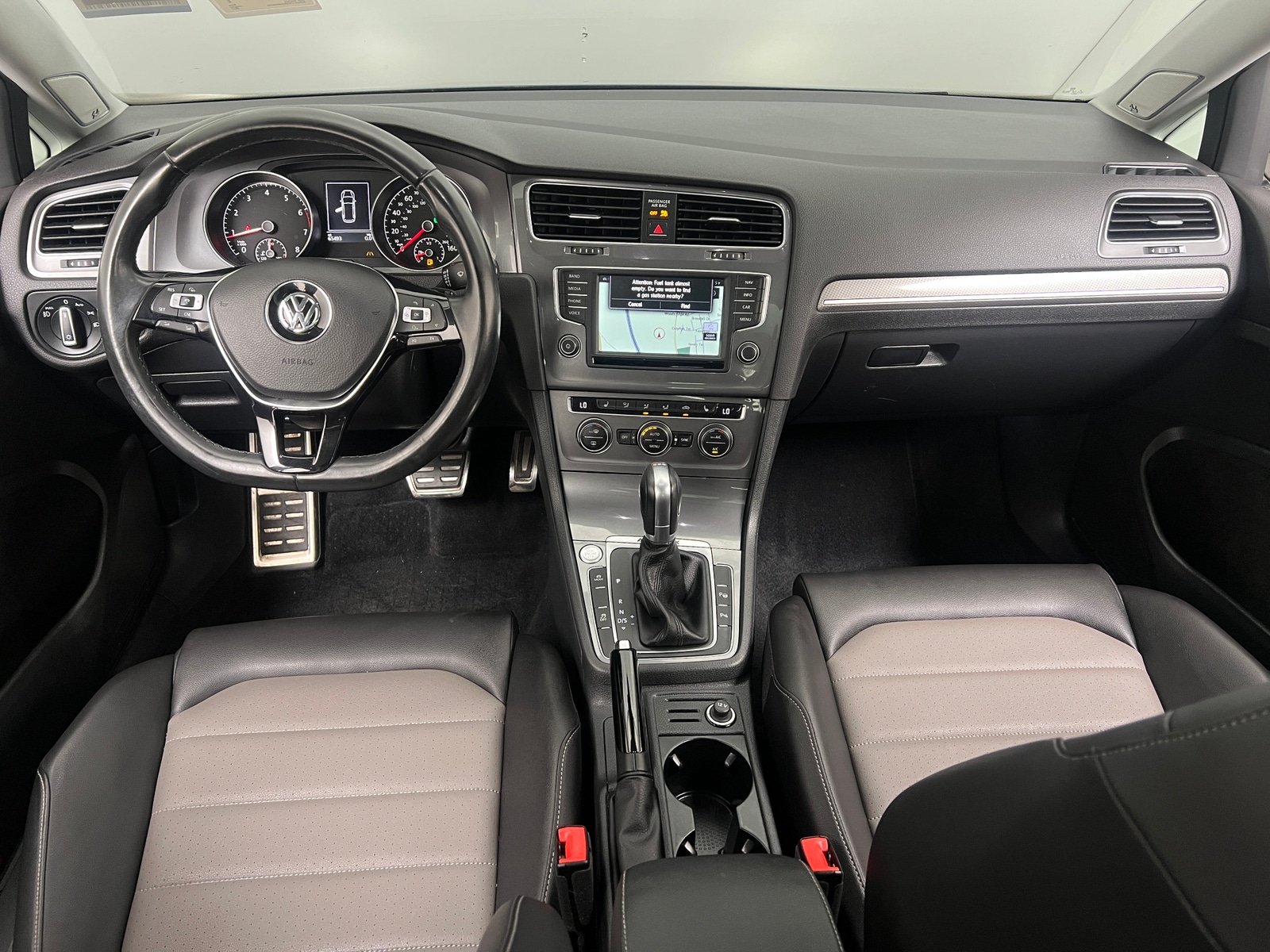 Thumbnail: 2017 Volkswagen Golf - 2