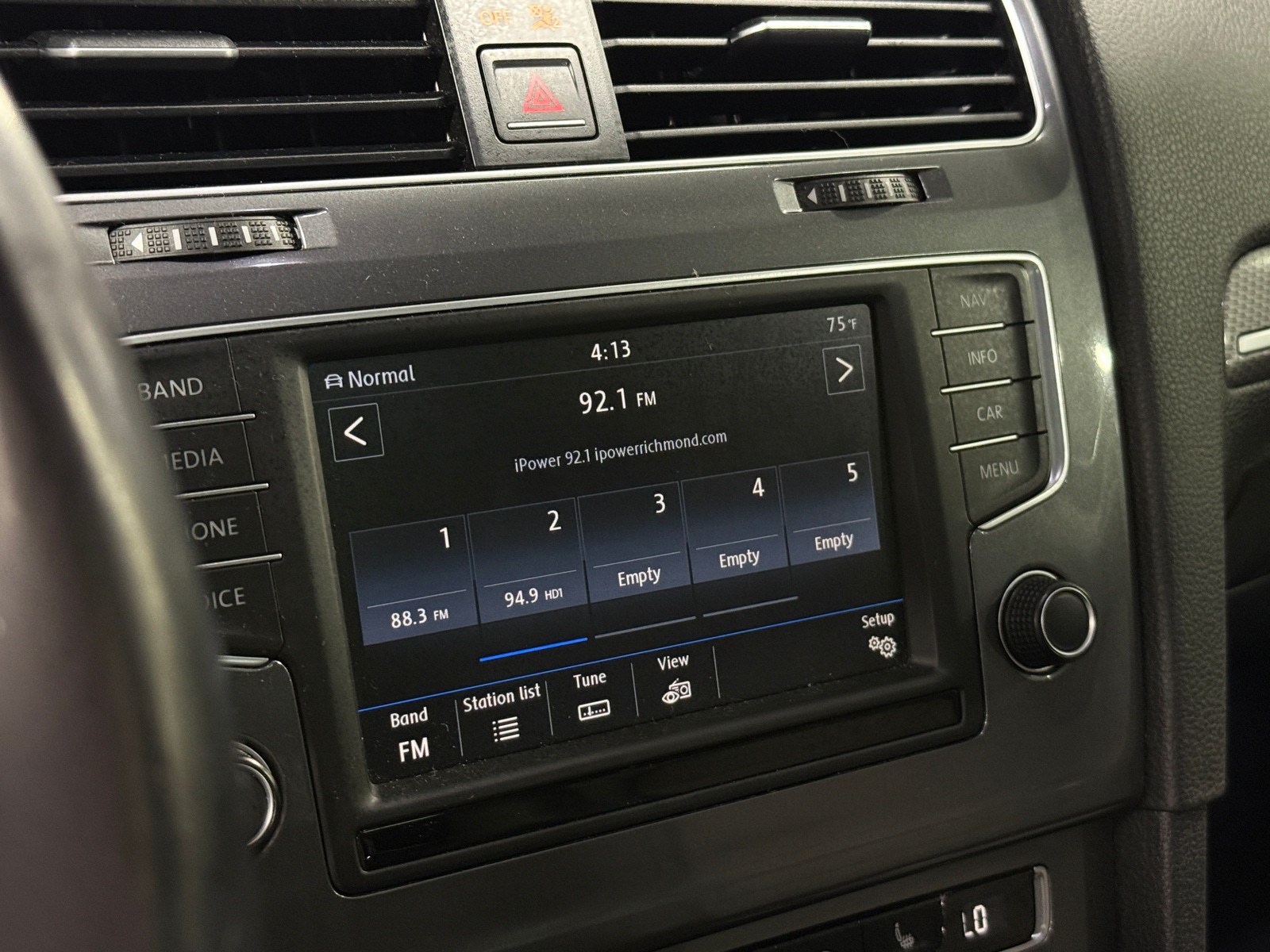 Thumbnail: 2017 Volkswagen Golf - 3