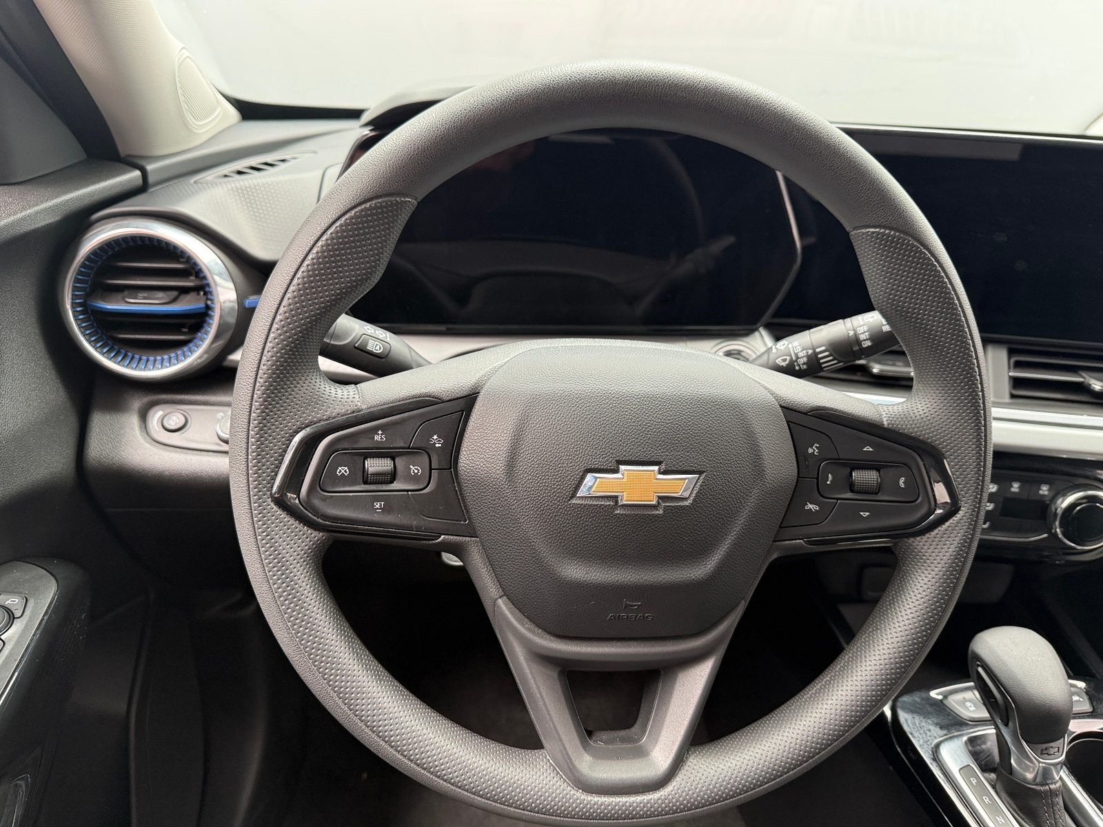 Thumbnail: 2025 Chevrolet Trax - 5