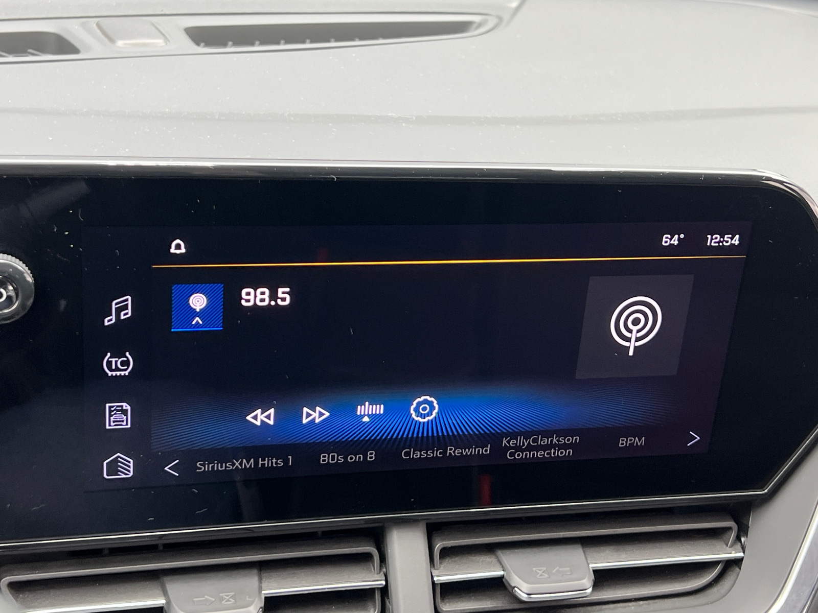 Thumbnail: 2025 Chevrolet Trax - 4