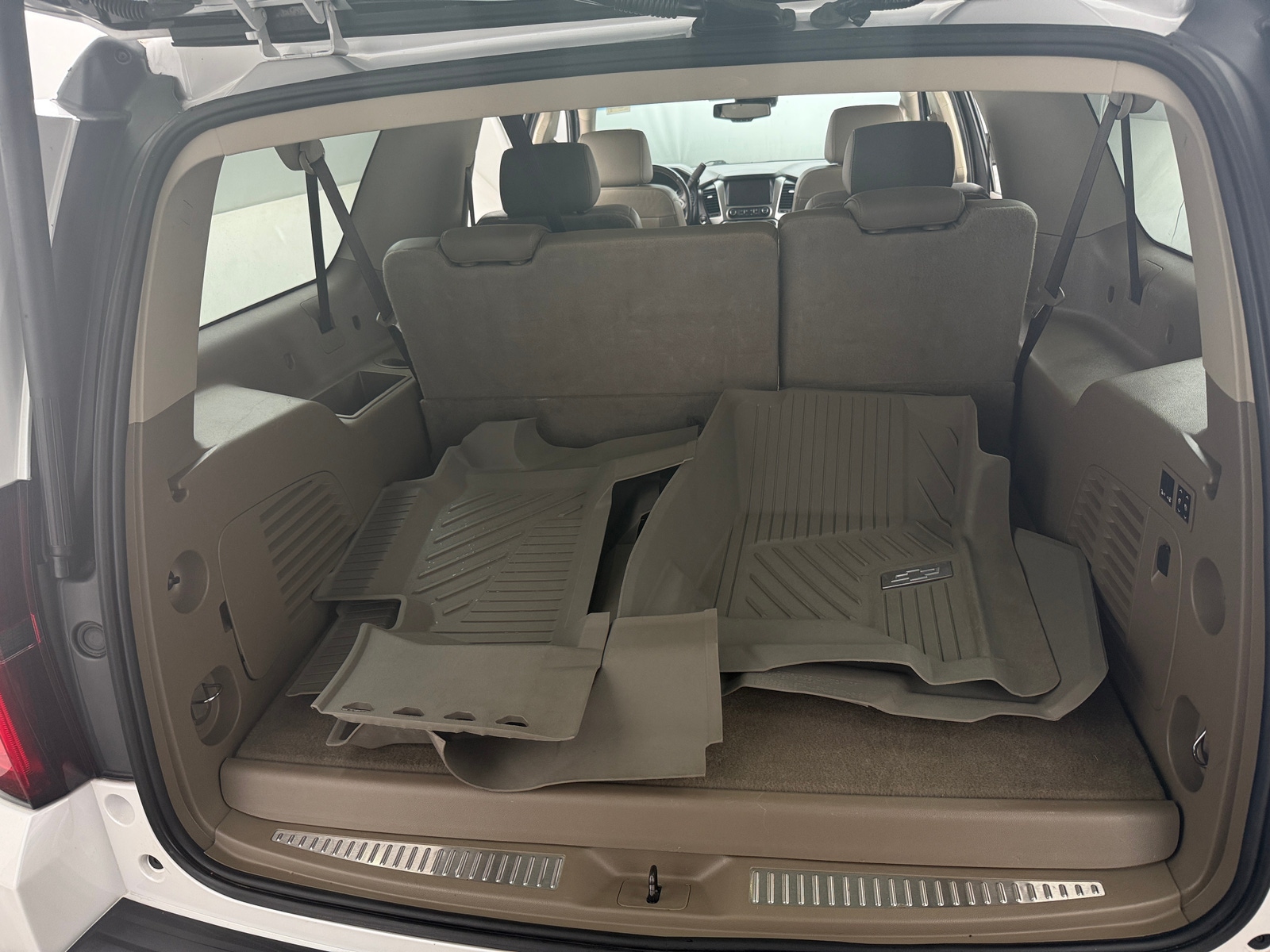 Thumbnail: 2019 Chevrolet Suburban - 6