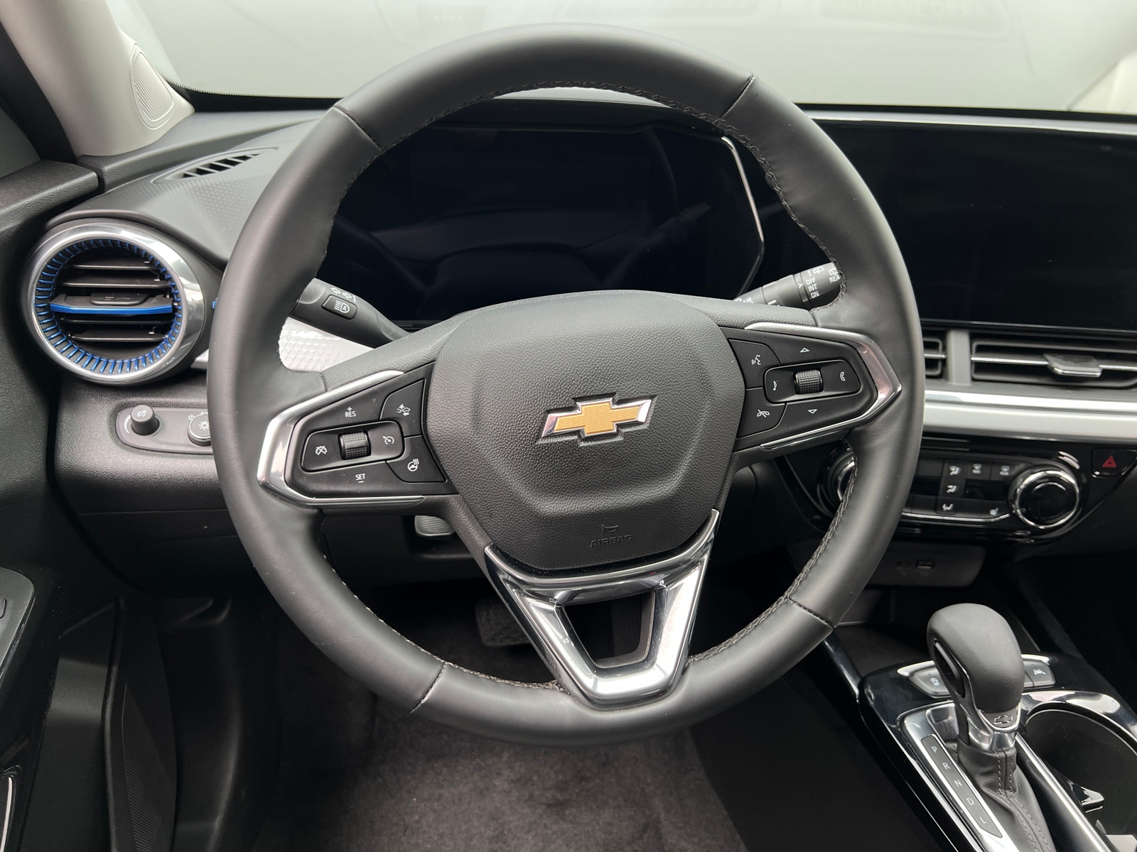 Thumbnail: 2025 Chevrolet Trax - 5