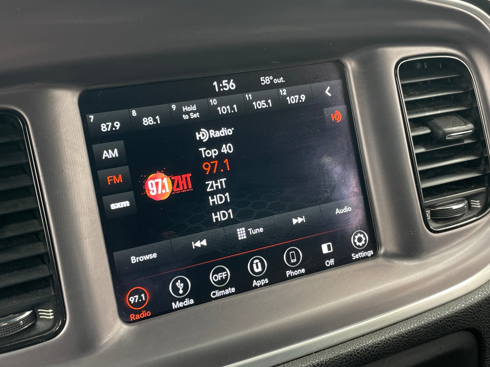 Thumbnail: 2019 Dodge Charger - 4