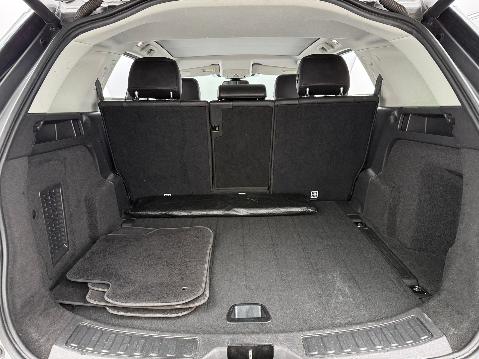 Thumbnail: 2019 Land Rover Discovery Sport - 6