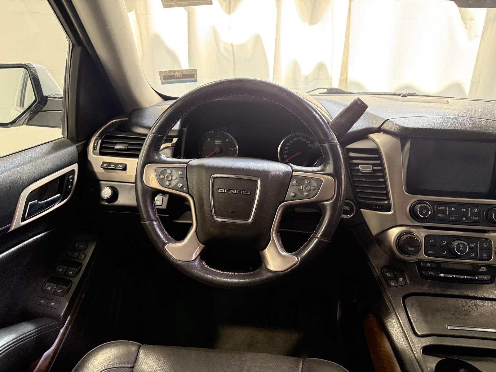 Thumbnail: 2019 GMC Yukon XL - 4