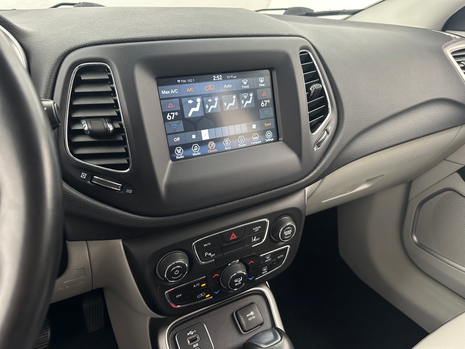 Thumbnail: 2021 Jeep Compass - 3