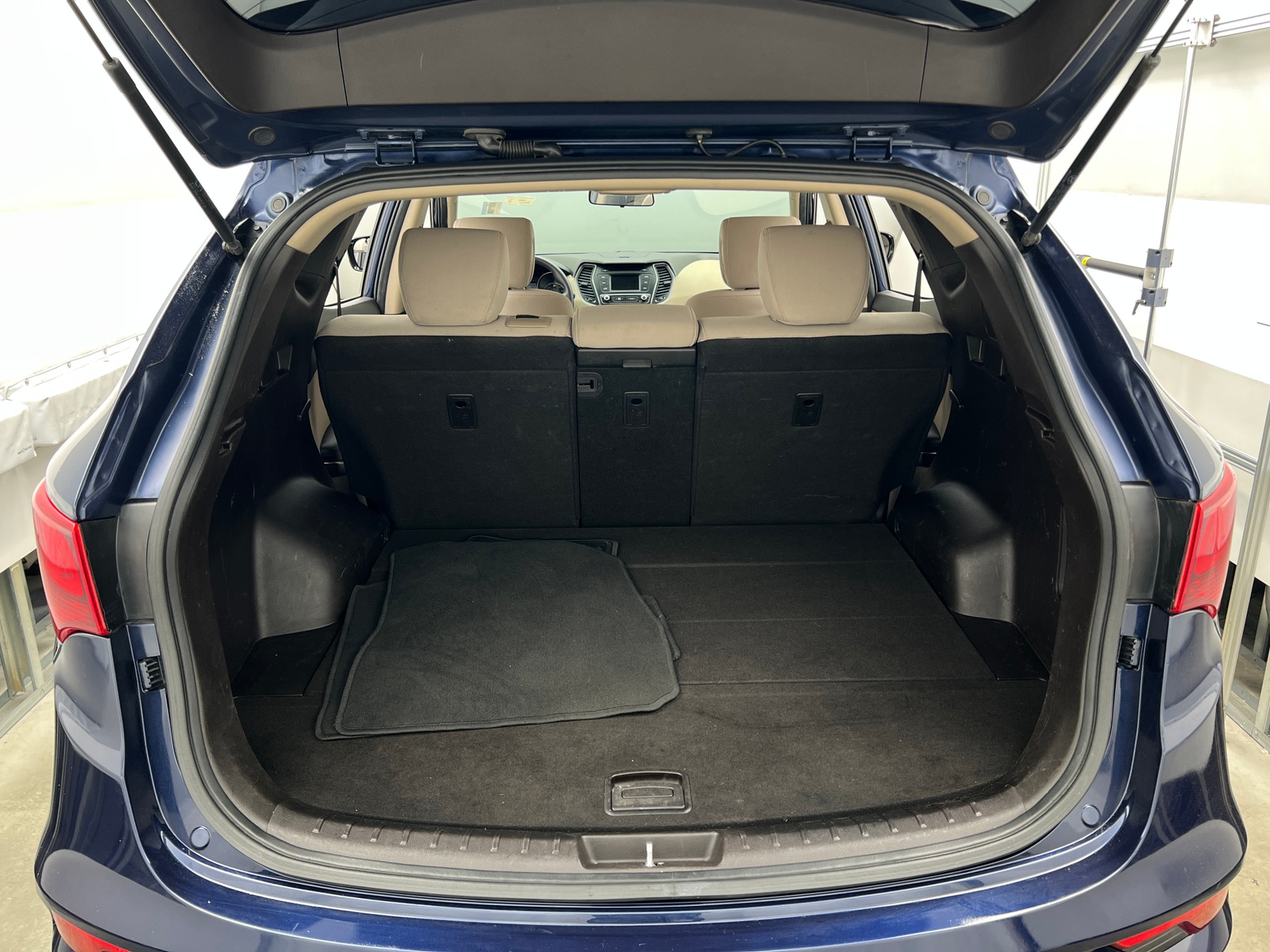 Thumbnail: 2018 Hyundai Santa Fe - 7