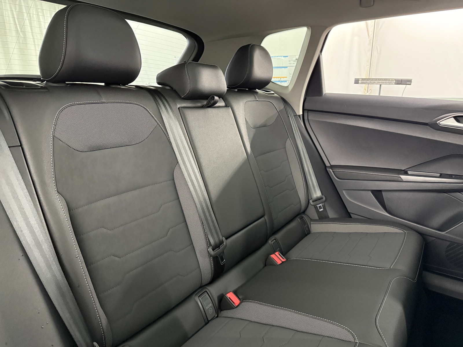 Thumbnail: 2025 Volkswagen Taos - 5