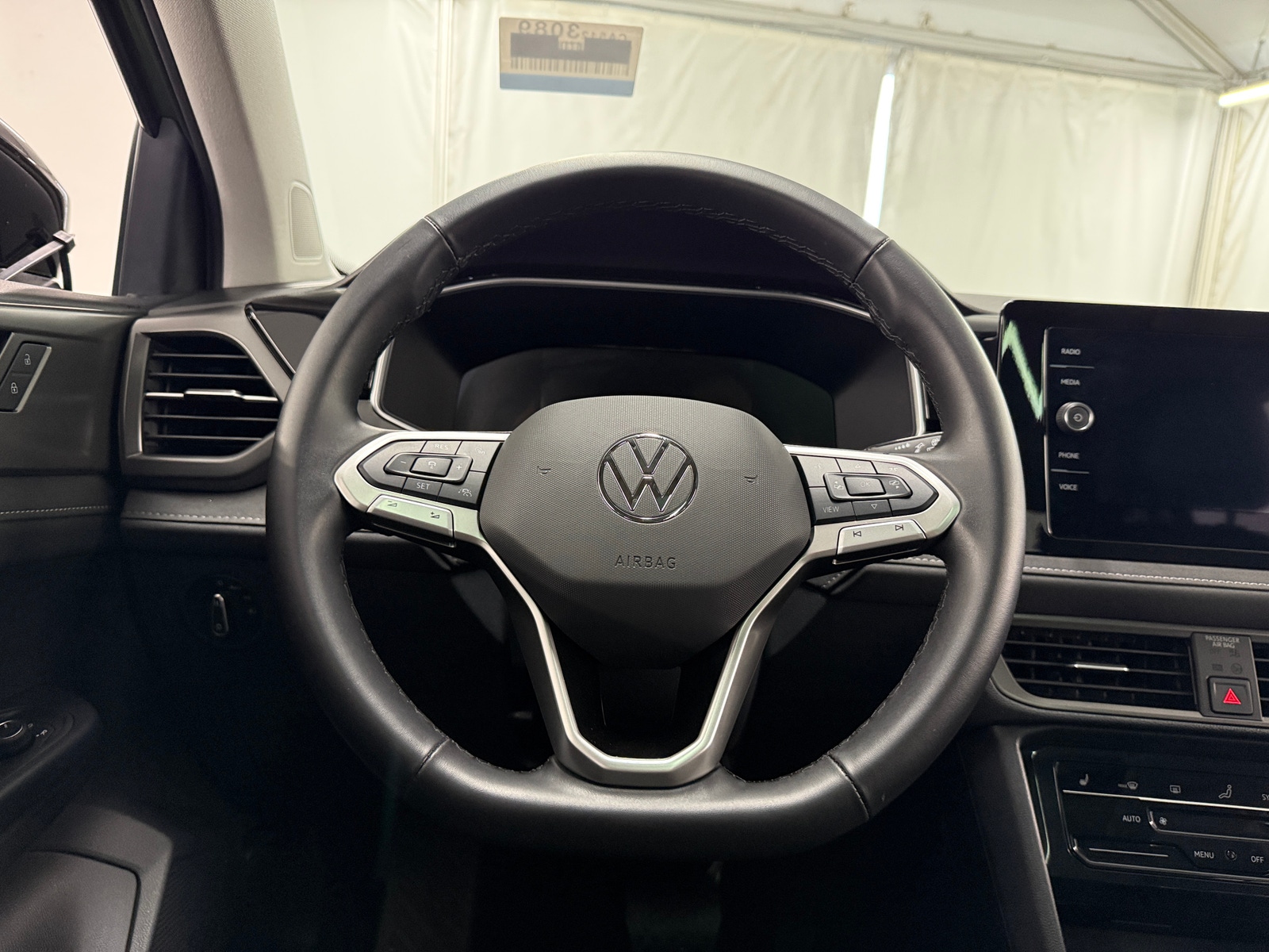 Thumbnail: 2025 Volkswagen Taos - 4