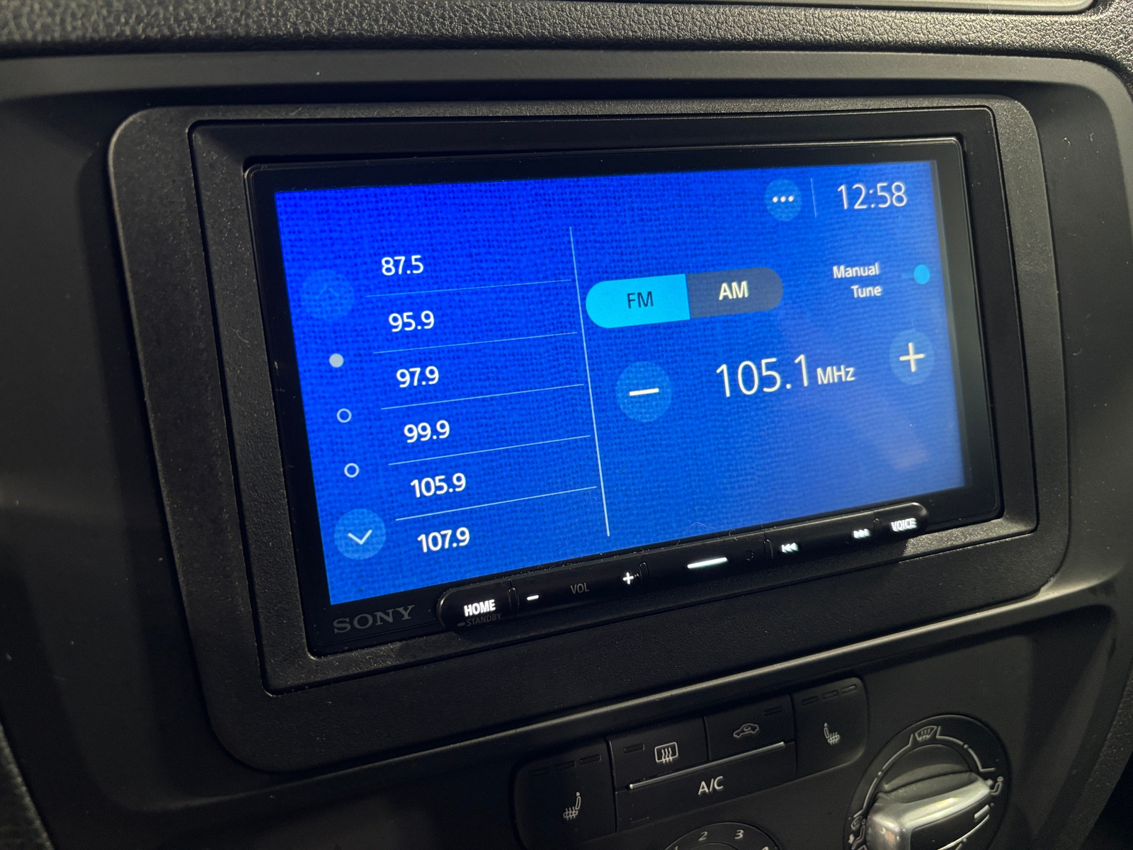 Thumbnail: 2016 Volkswagen Jetta - 4