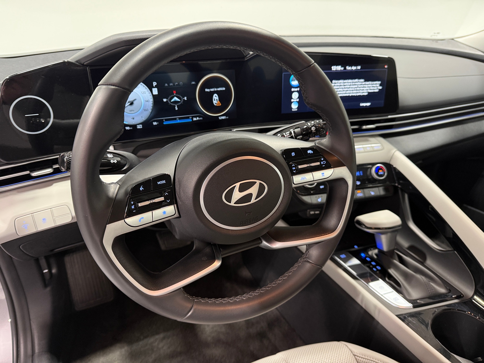 Thumbnail: 2025 Hyundai Elantra - 4