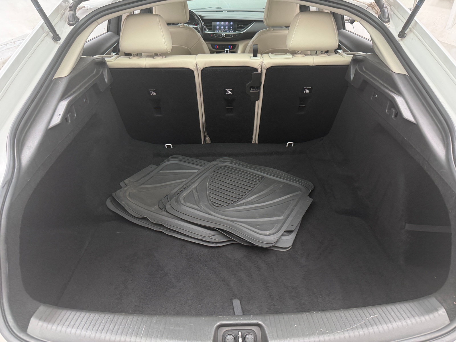 Thumbnail: 2019 Buick Regal - 6