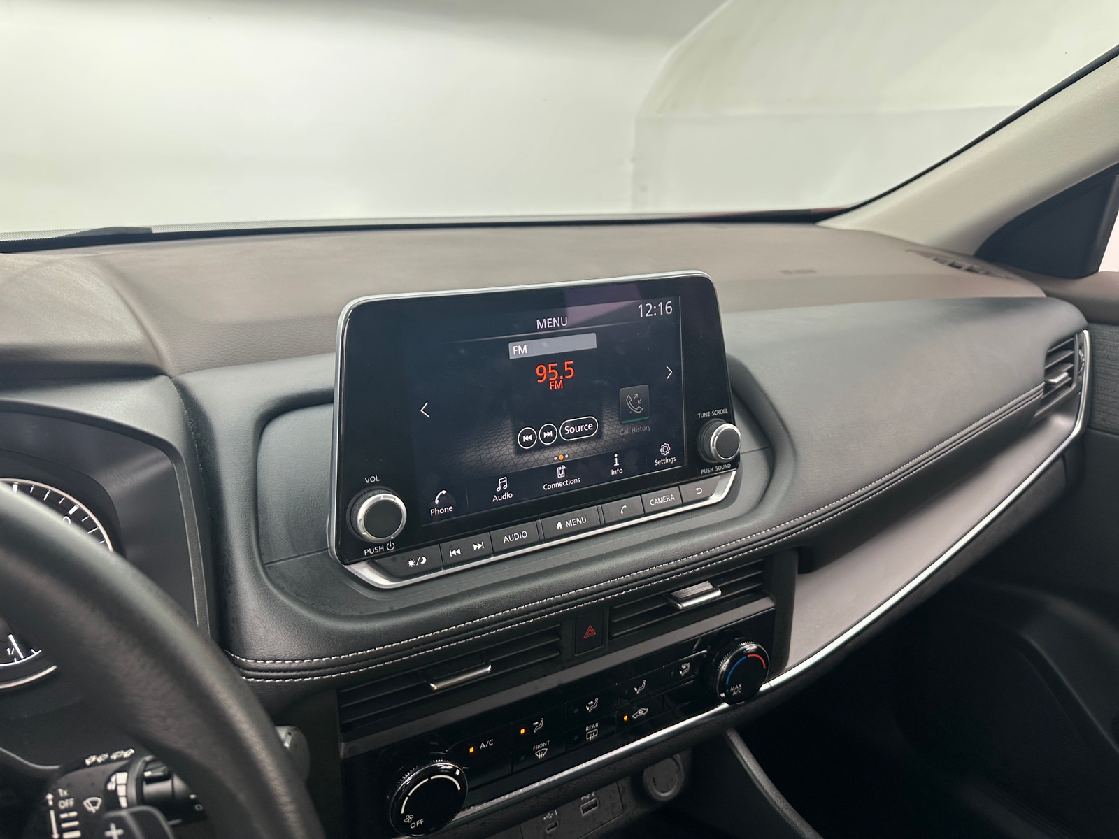 Thumbnail: 2023 Nissan Rogue - 4