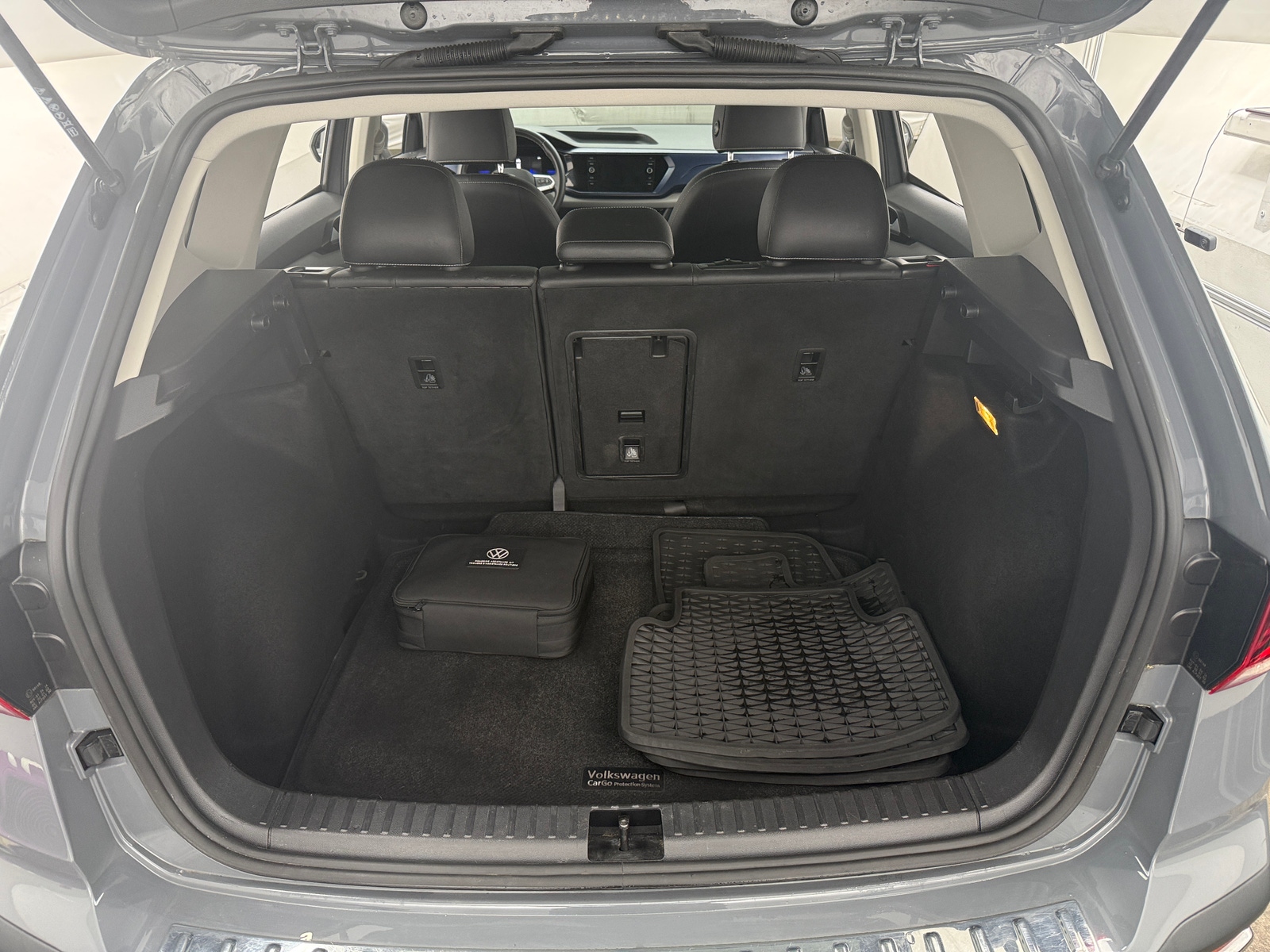 Thumbnail: 2023 Volkswagen Taos - 6