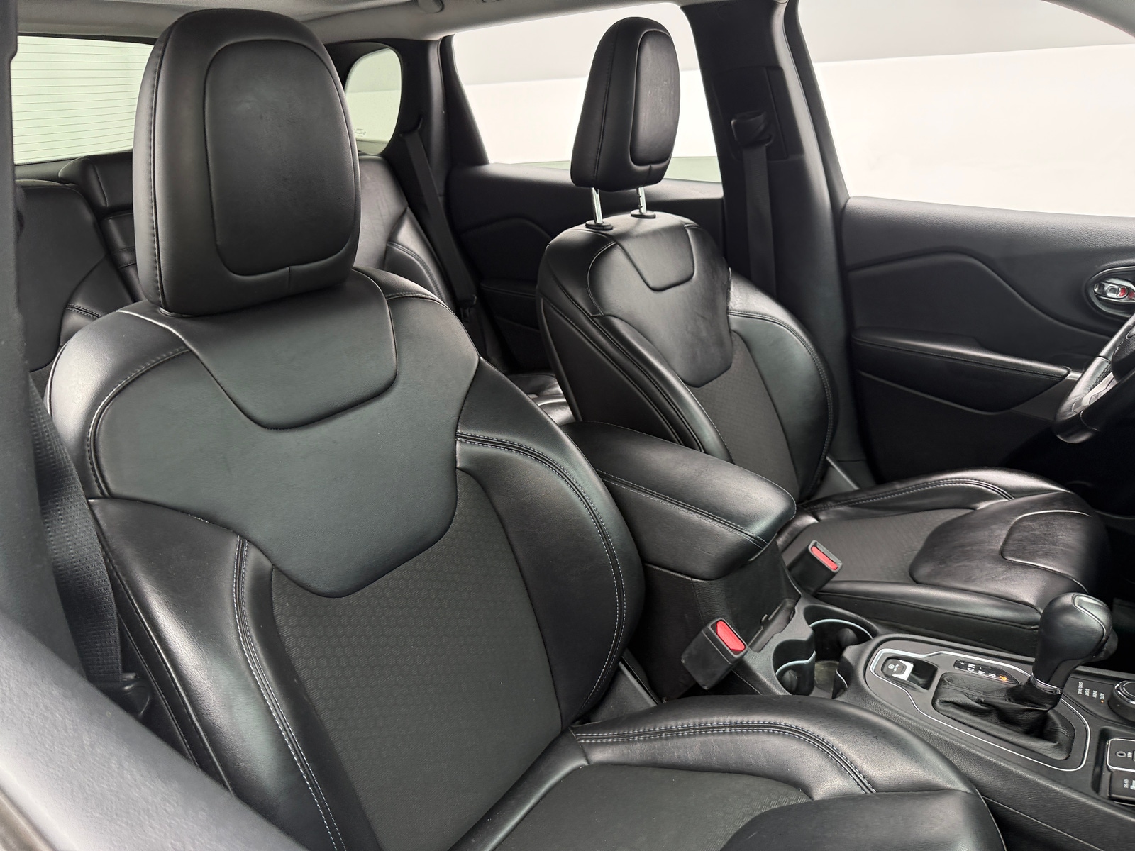 Thumbnail: 2019 Jeep Cherokee - 2