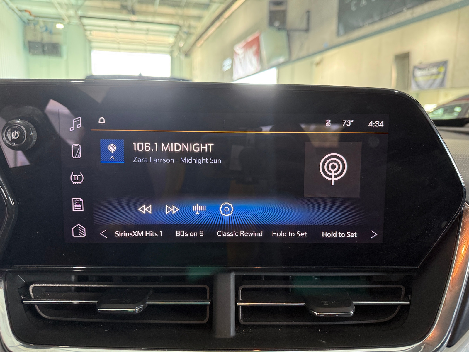 Thumbnail: 2025 Chevrolet Trax - 4