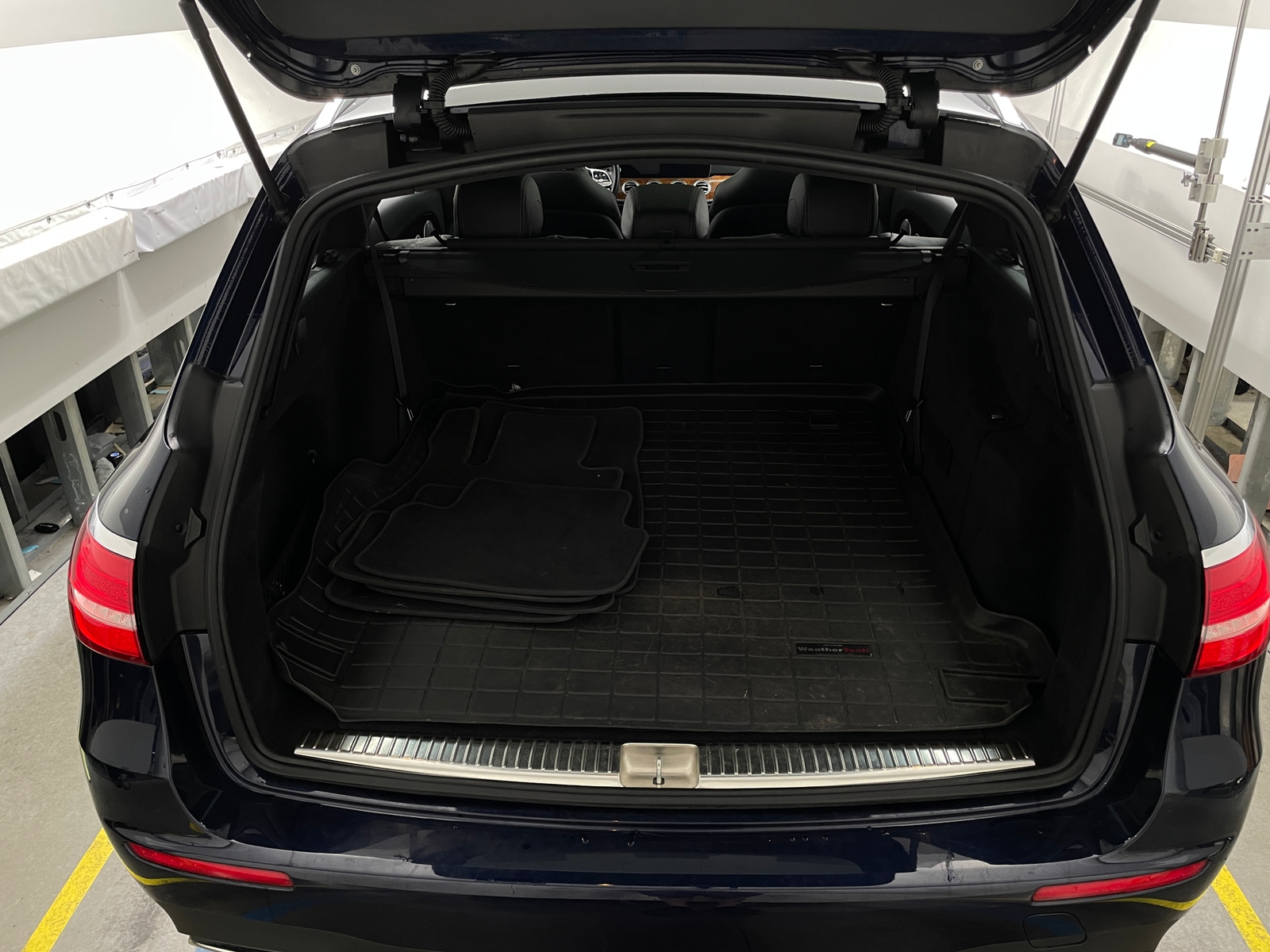 Thumbnail: 2020 Mercedes-Benz E-Class - 6