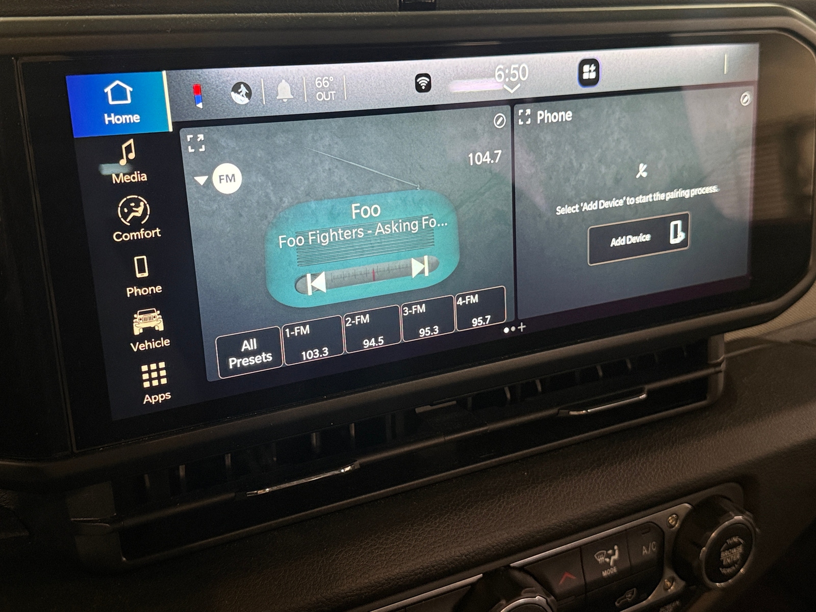 Thumbnail: 2025 Jeep Gladiator - 4