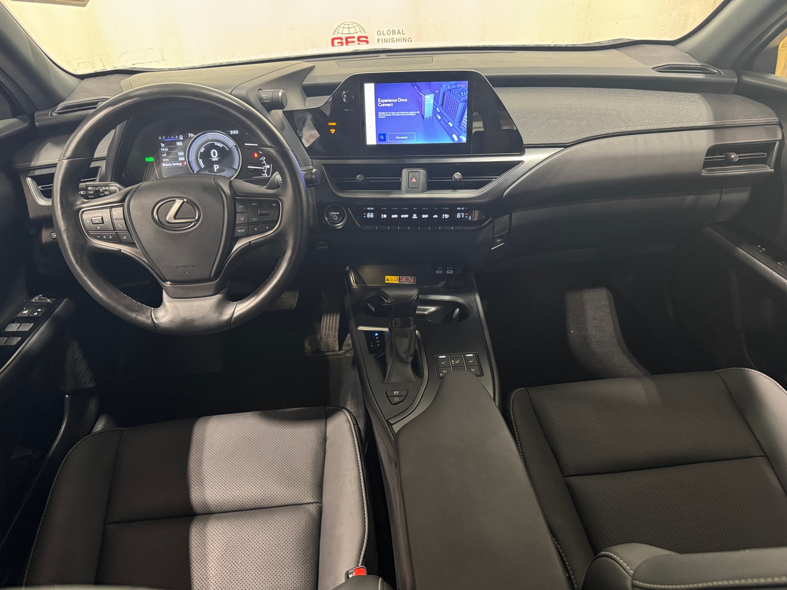 Thumbnail: 2024 Lexus UX - 2