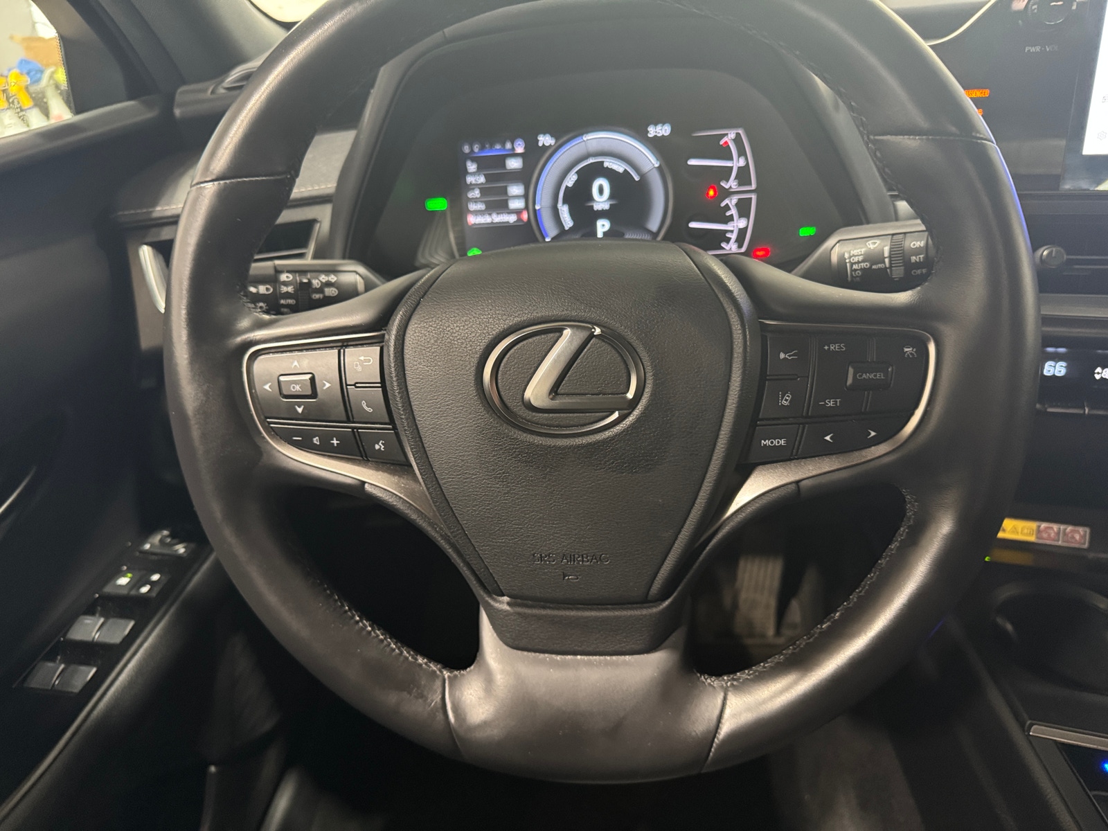 Thumbnail: 2024 Lexus UX - 4