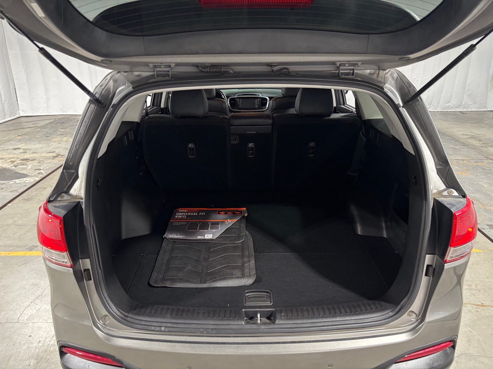 Thumbnail: 2017 Kia Sorento - 6