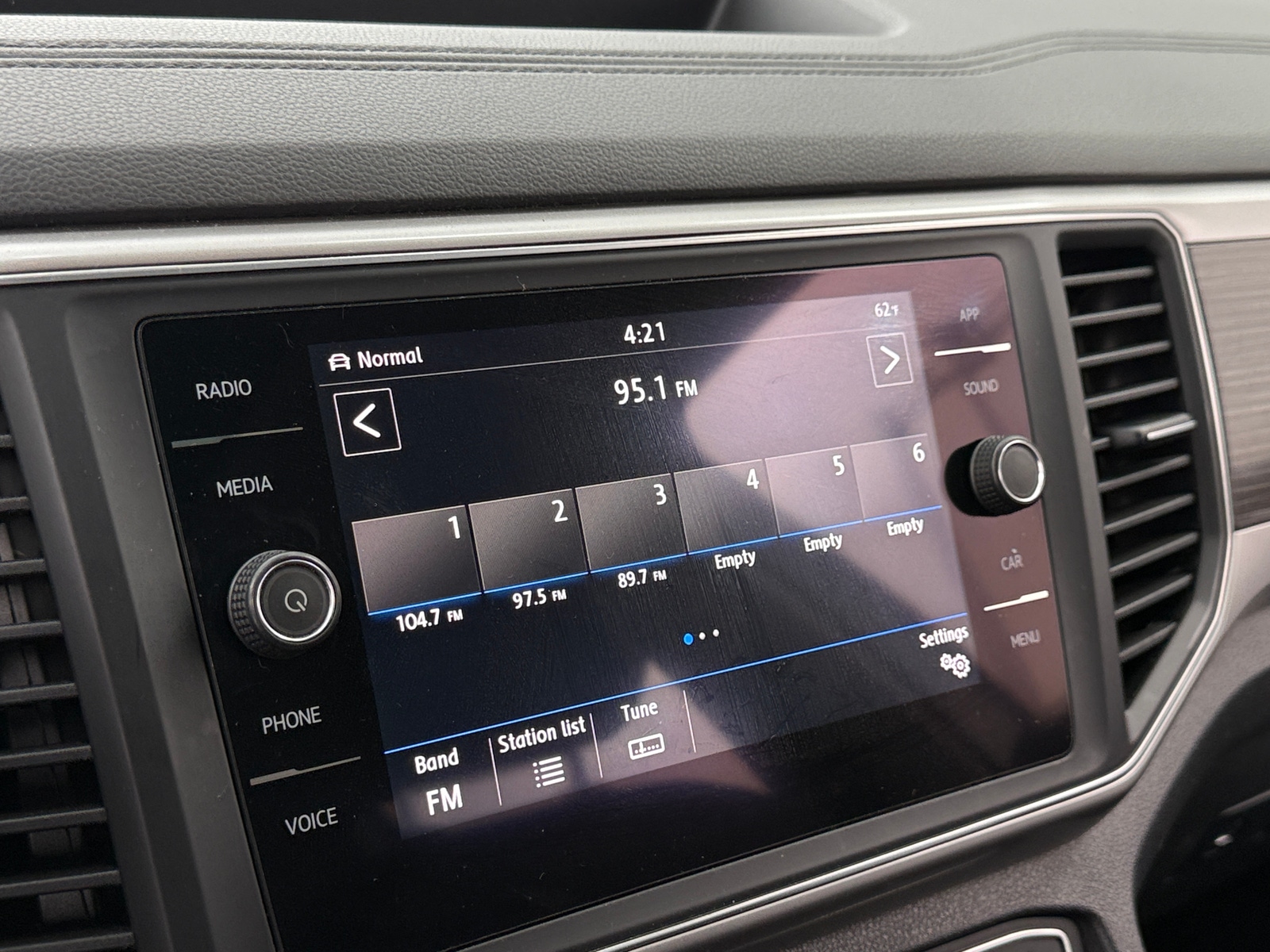 Thumbnail: 2019 Volkswagen Atlas - 3