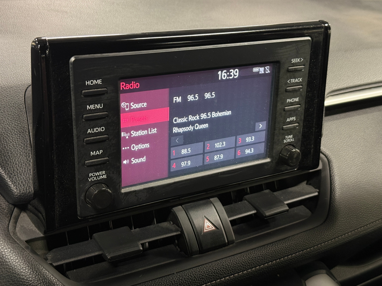 Thumbnail: 2019 Toyota RAV4 - 4