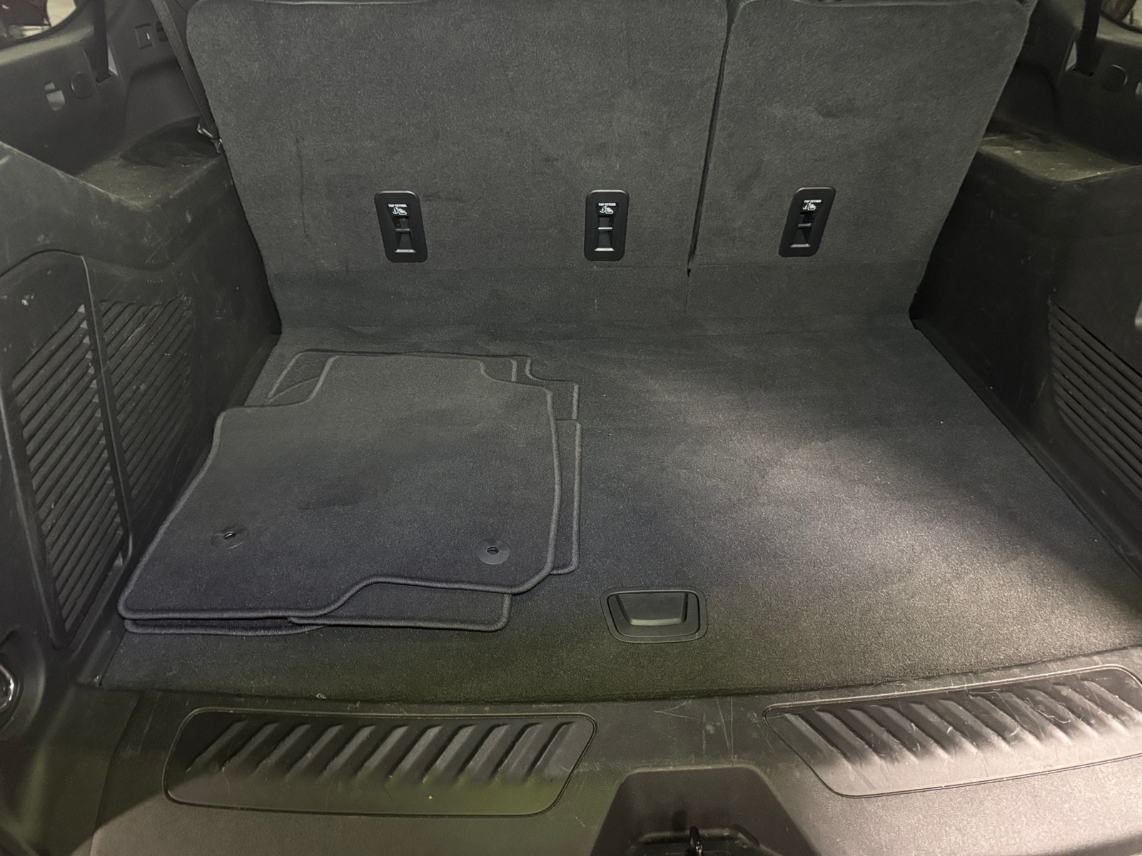 Thumbnail: 2025 GMC Yukon XL - 7